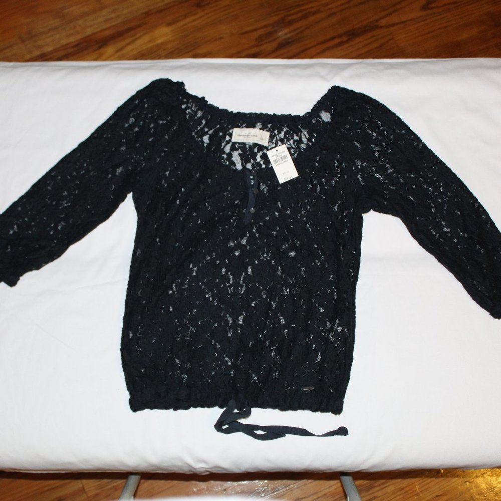 Abercrombie & Fitch Lace Long Sleeve Top